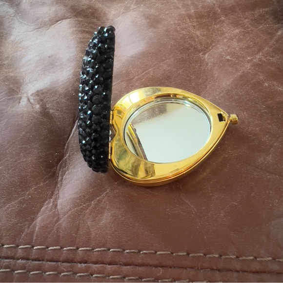 Vintage heart shaped crystal mirror - Picture 6 of 9